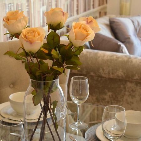 Luxury 2 Bed Apartment Witney Esterno foto