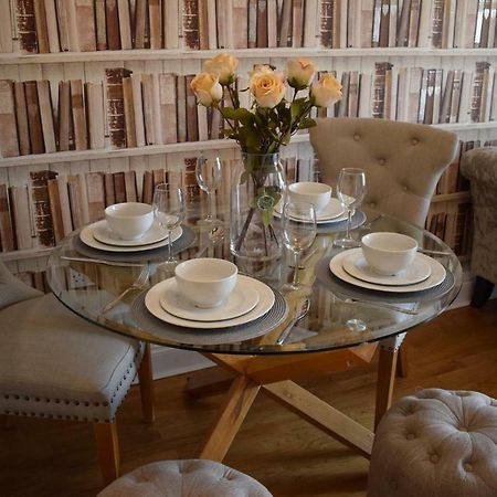 Luxury 2 Bed Apartment Witney Esterno foto