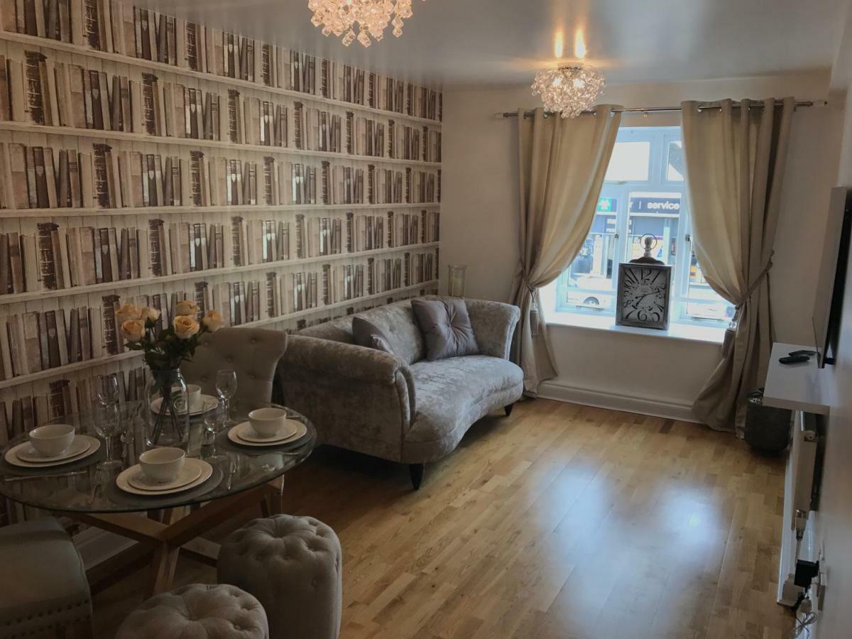 Luxury 2 Bed Apartment Witney Esterno foto