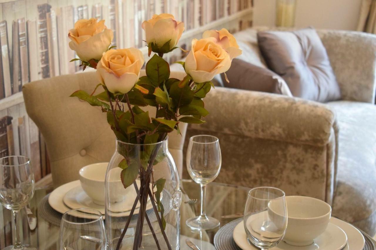 Luxury 2 Bed Apartment Witney Esterno foto