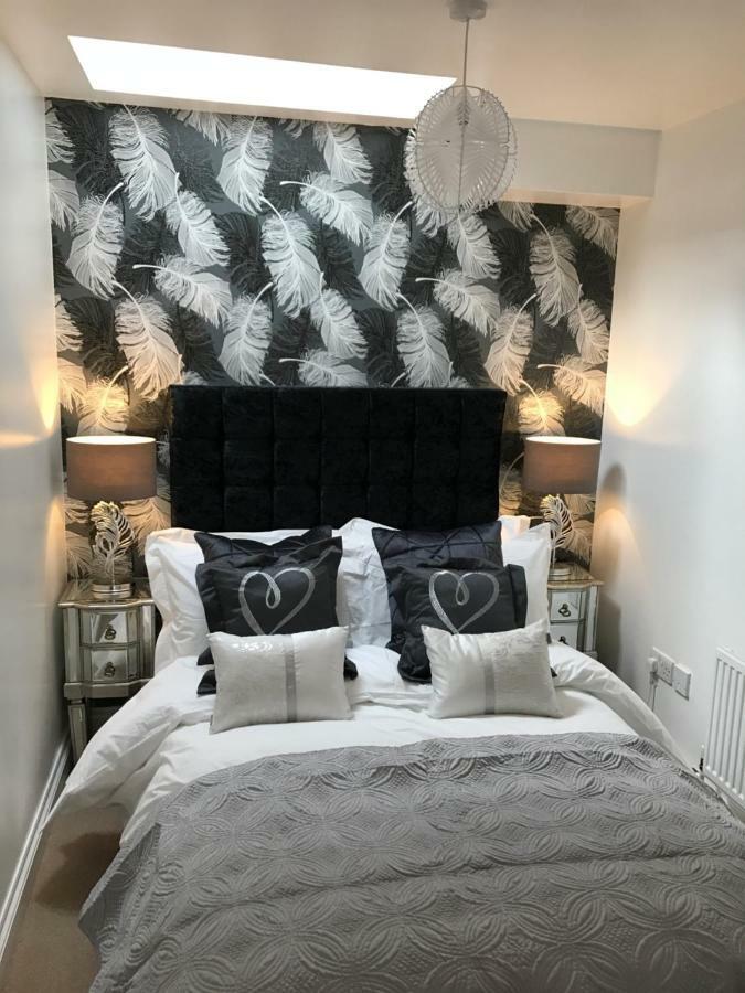 Luxury 2 Bed Apartment Witney Esterno foto