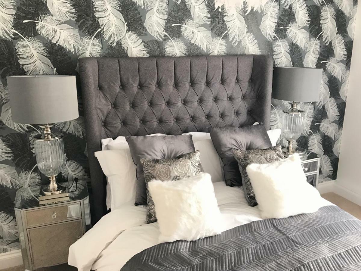 Luxury 2 Bed Apartment Witney Esterno foto