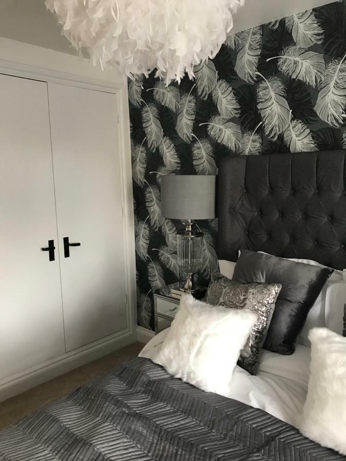 Luxury 2 Bed Apartment Witney Esterno foto