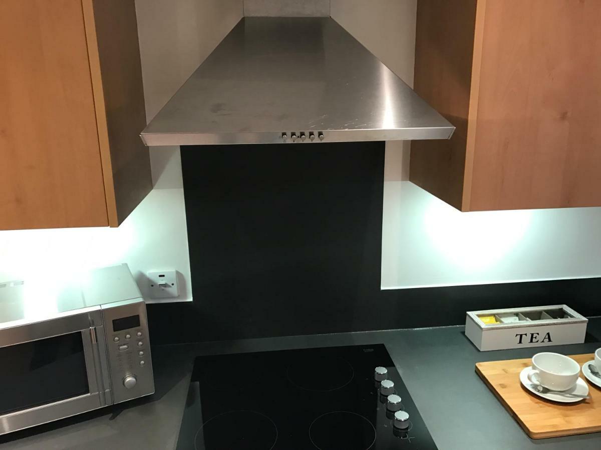 Luxury 2 Bed Apartment Witney Esterno foto