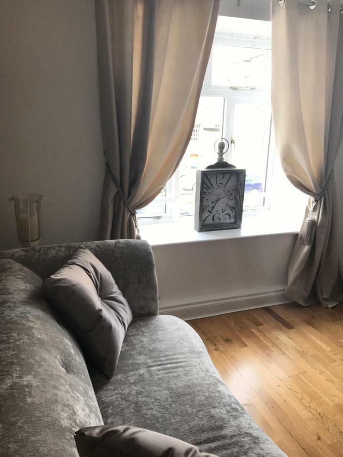 Luxury 2 Bed Apartment Witney Esterno foto