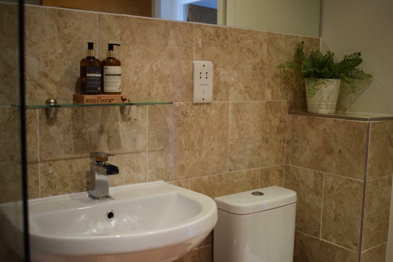 Luxury 2 Bed Apartment Witney Esterno foto