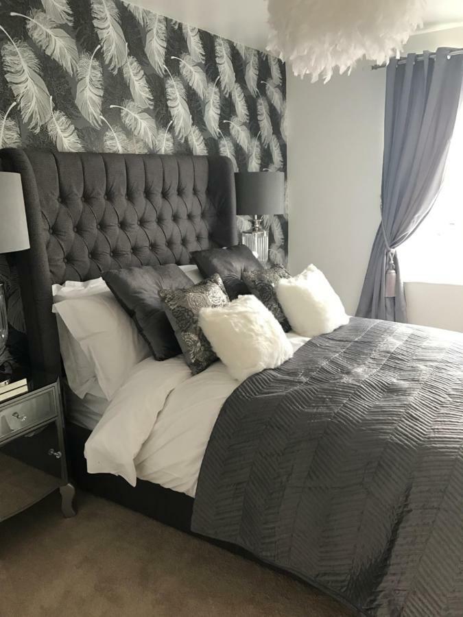 Luxury 2 Bed Apartment Witney Esterno foto